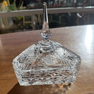 VINTAGE HEAVY PRESSED Crystal GLASS TRIANGLE CANDY DISH WITH LID AND FINIAL TOP